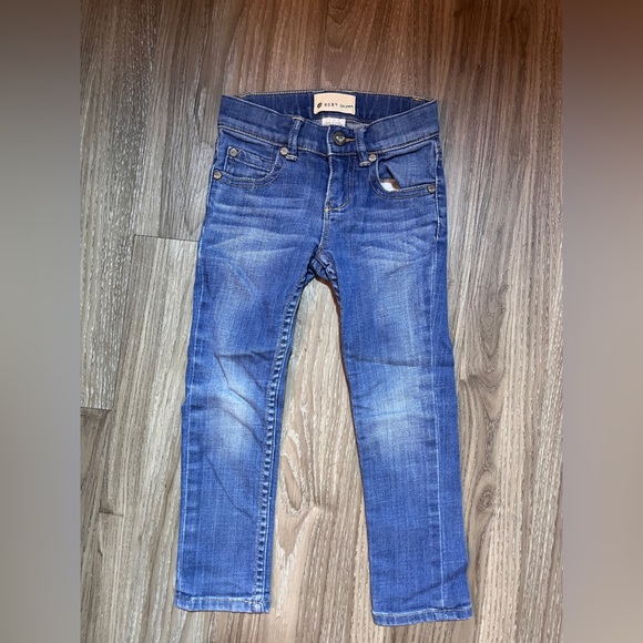 Hudson, Gap, Roxy Lot of 3 Toddlers Skinny Jeans sz 4T - Picture 6 of 11